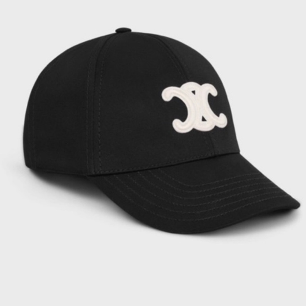 New black  Celine hat never worn

TRIOMPHE BASEBALL CAP IN COTTON Black size M